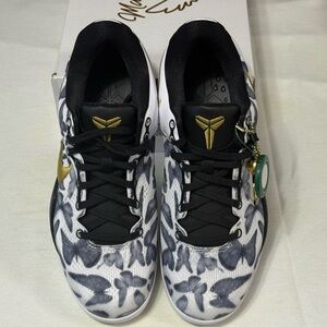 Nike Kobe VIII Protro in White and Gold